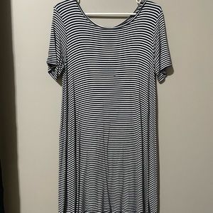 sweet claire , size medium , navy and white strips